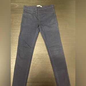 Gently worn Levi girls Jeggings.